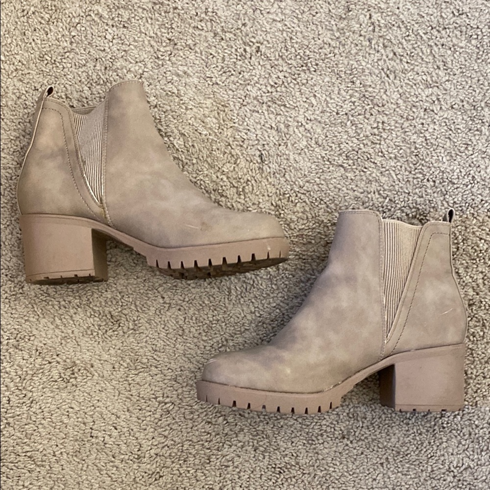 Women's Tan Ankle Boots